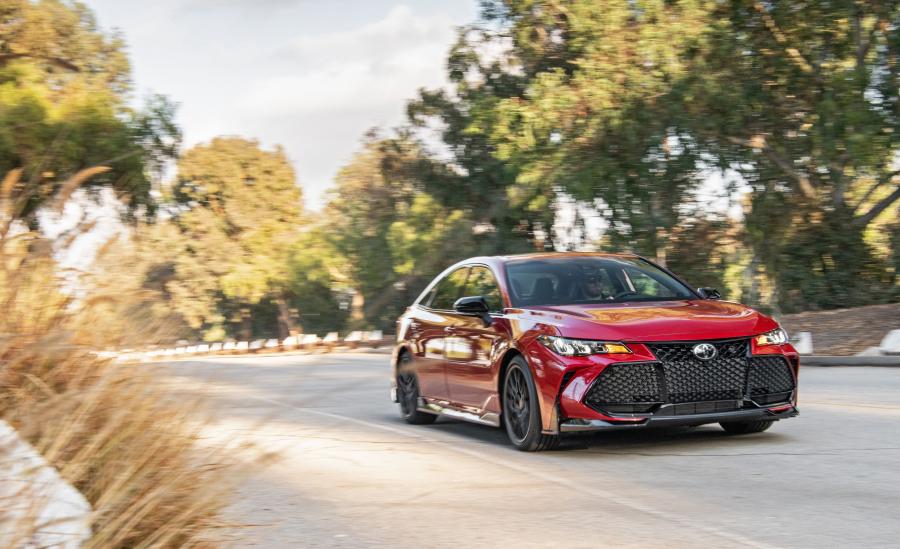  Toyota Avalon TRD 2019 года  (фото 26 из 44)